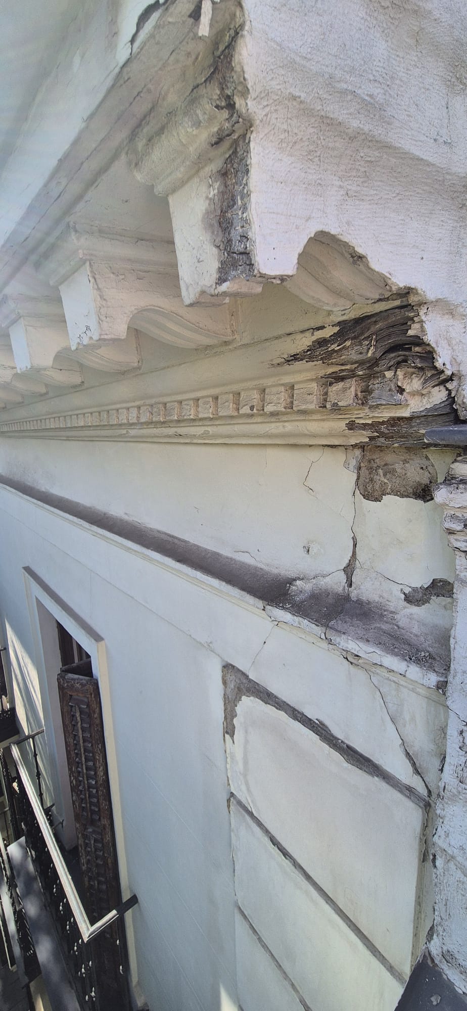 Restauración de cornisa