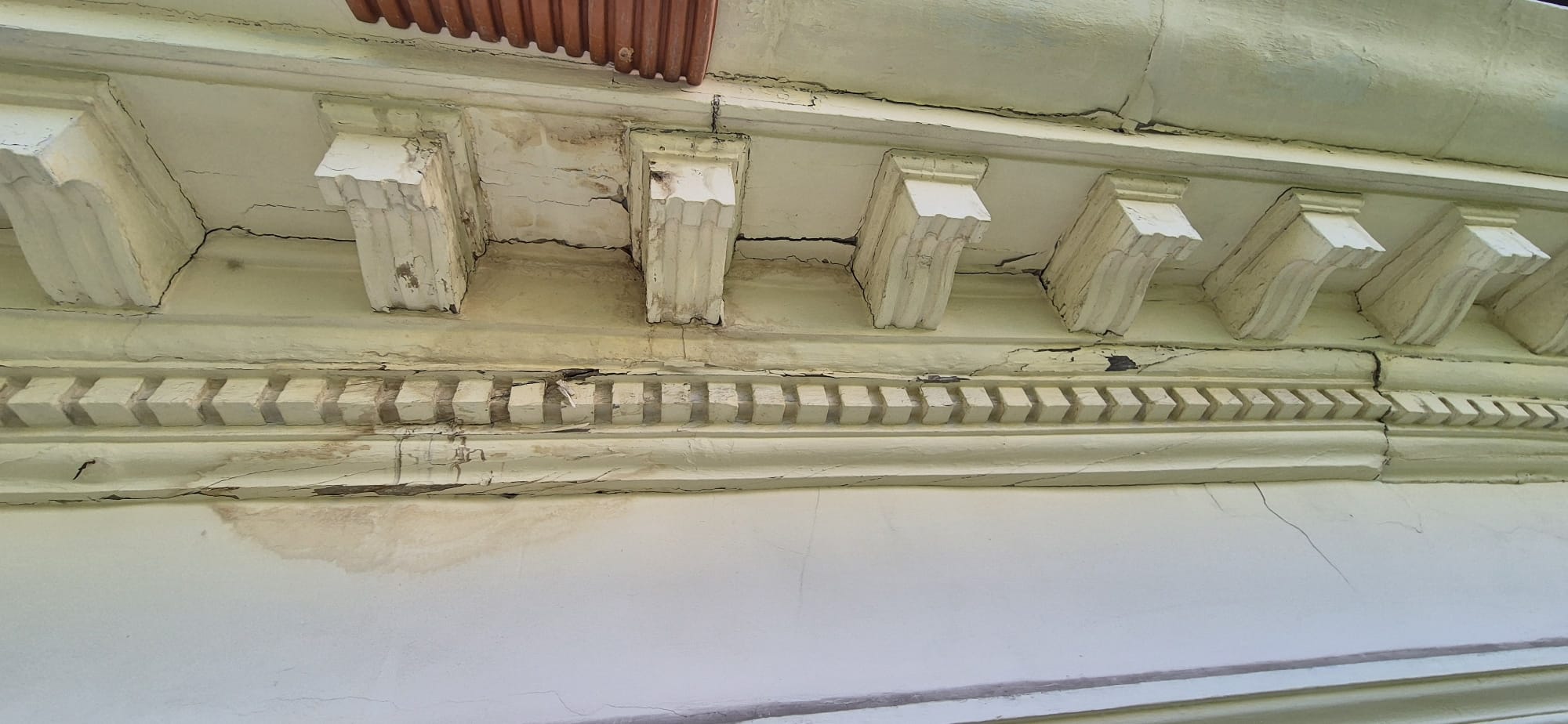 Restauración de cornisa