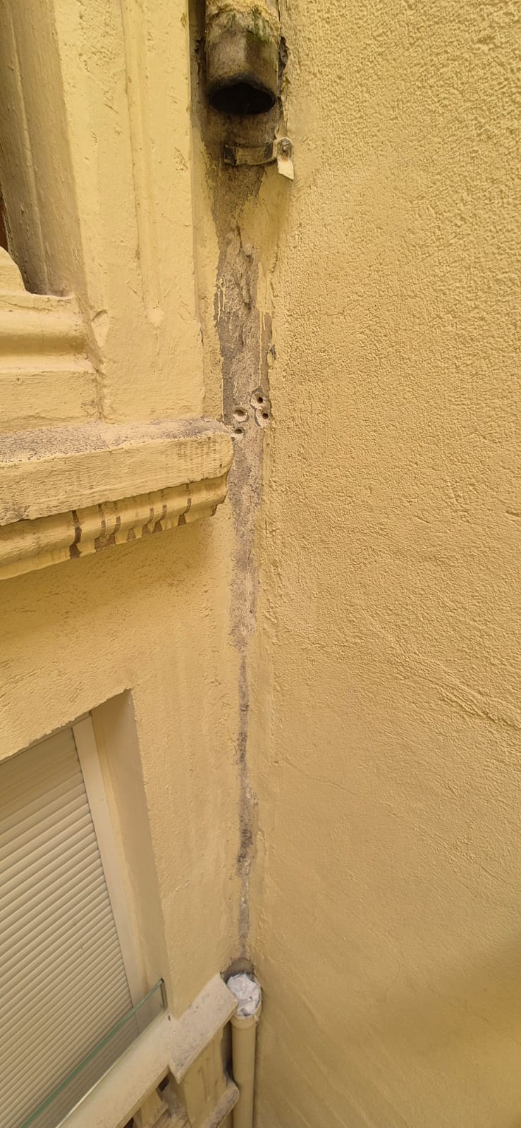 Sustitución del bajante de amianto por uno de PVC